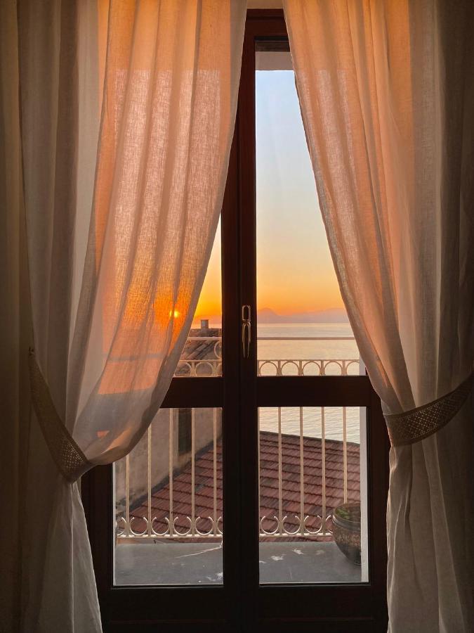 Bed and Breakfast La Casa Nel Borgo Сан-Никола-Арчелла Экстерьер фото