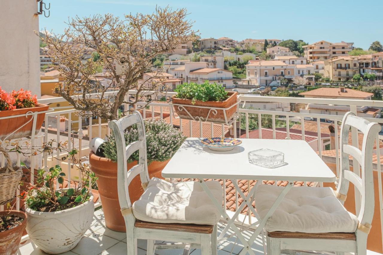 Bed and Breakfast La Casa Nel Borgo Сан-Никола-Арчелла Экстерьер фото